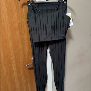 Nike women’s Black and Gray Striped Activewear Set, New with tags